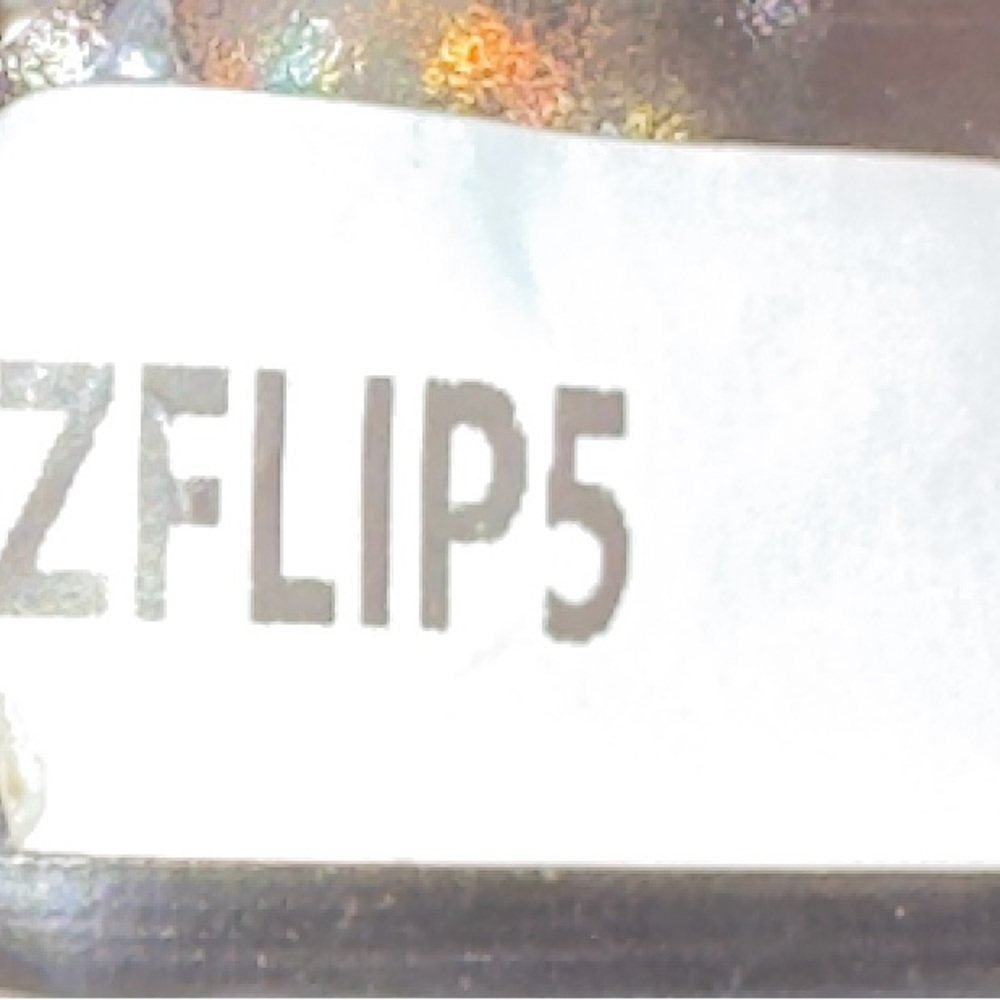 💎 Glam Luxe Samsung Z Flip 5 Case – Rhinestone & Pearl Charm - Picture 5 of 6